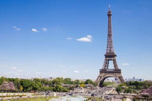 Lire la suite à propos de l’article Unveiling the Charms of France: A Traveler&rsquo;s Guide to Must-Visit Destinations